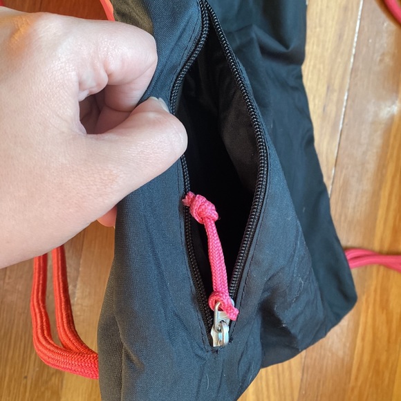 Nike black and pink sling backpack - Picture 3 of 4